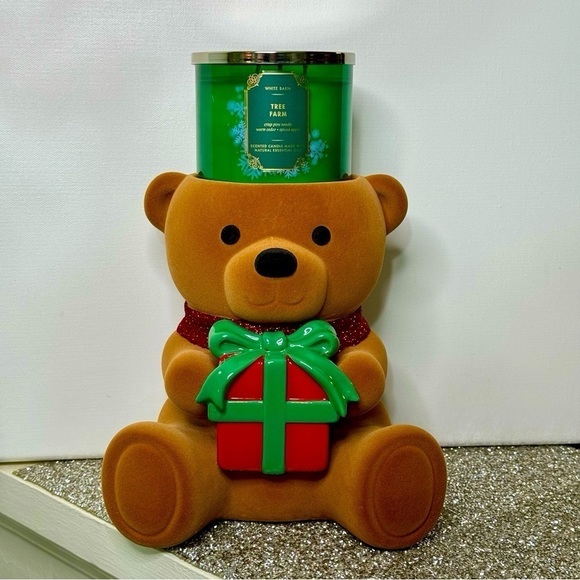 Bath & Body Works Christmas Bear & Present Candle Holder & Tree Farm Candle NWT - Picture 3 of 11